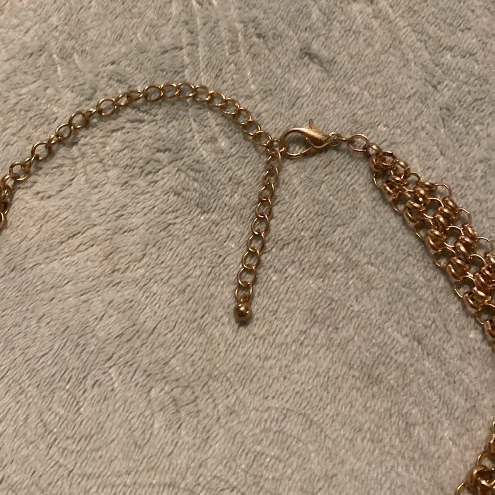 Triangle necklace - Picture 2 of 5